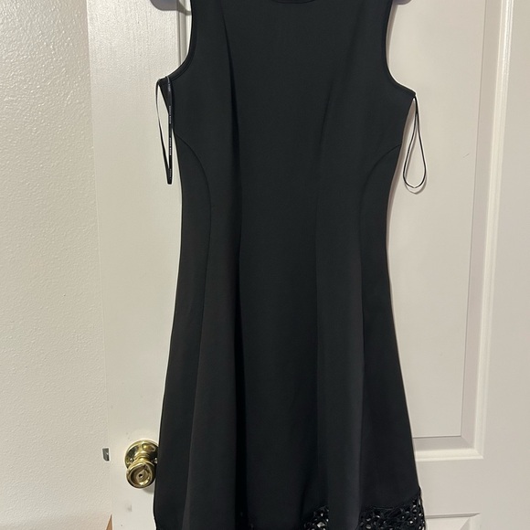 Donna Ricco Women's Sleeveless Crew Neck Crochet Hem Fit and Flare size 8 - Picture 3 of 6